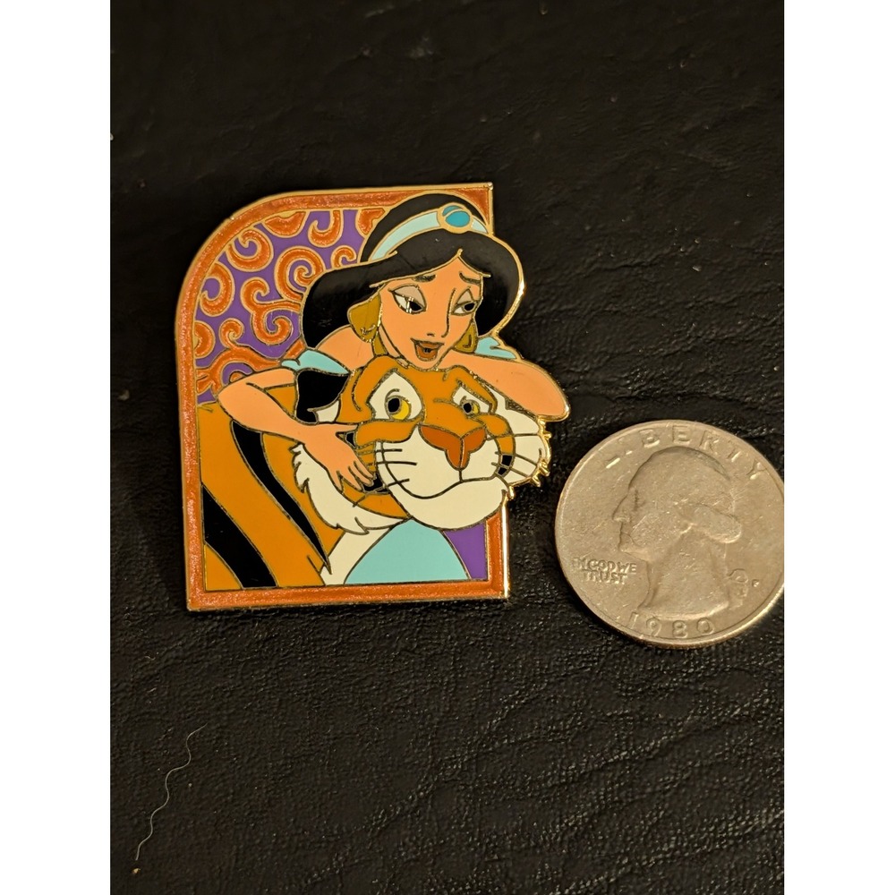 Disney Official Pin Trading 2005 Princess Jasmine and Rajah Enamel Pin Aladdin